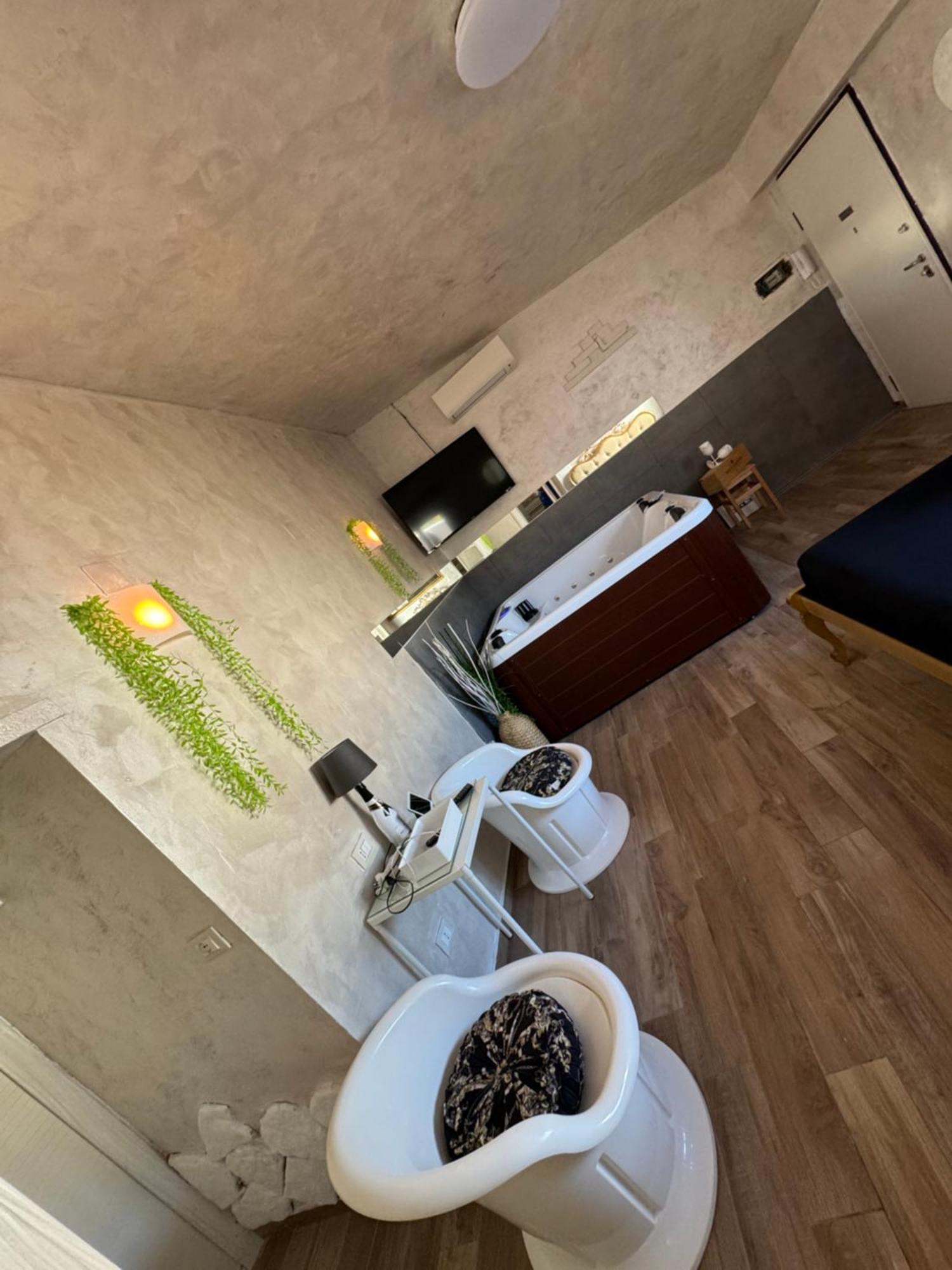 Atena B&B Apartments Platino San Silvestro  Екстериор снимка